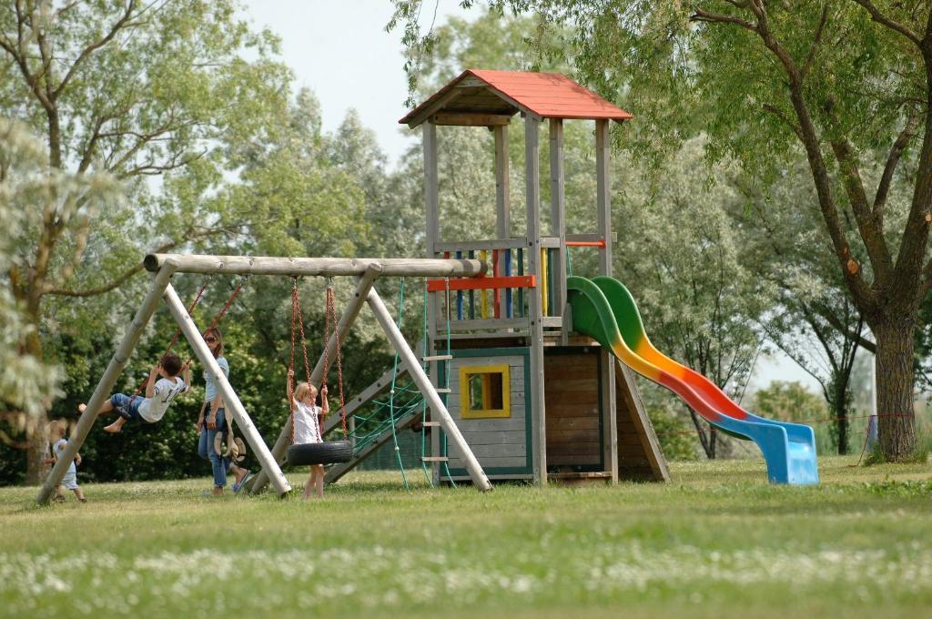 Hoteldorf Seepark Weiden Weiden am See Ruang foto
