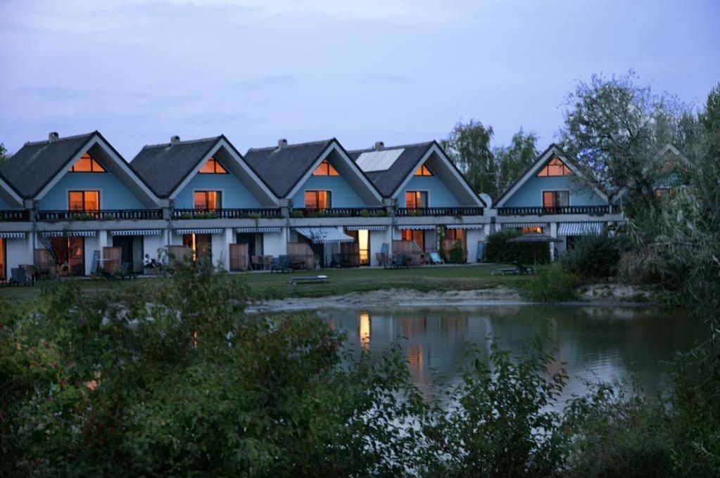 Hoteldorf Seepark Weiden Weiden am See Bagian luar foto
